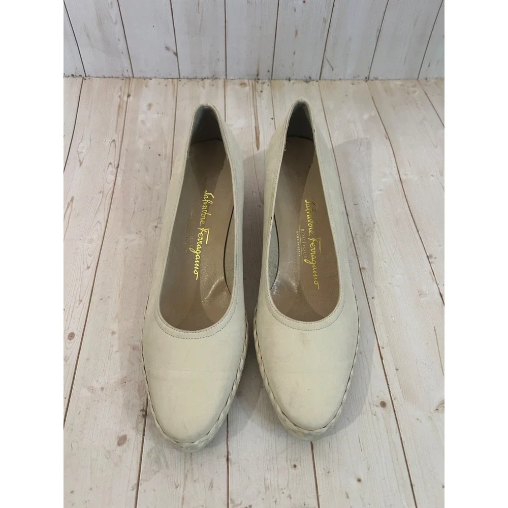 Salvatore Ferragamo Ladies Cream Beige Suede Espadrilles Wedge Heel Sz 9.5 Italy